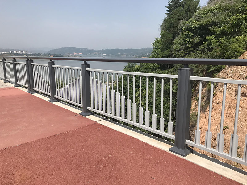 橋梁護(hù)欄